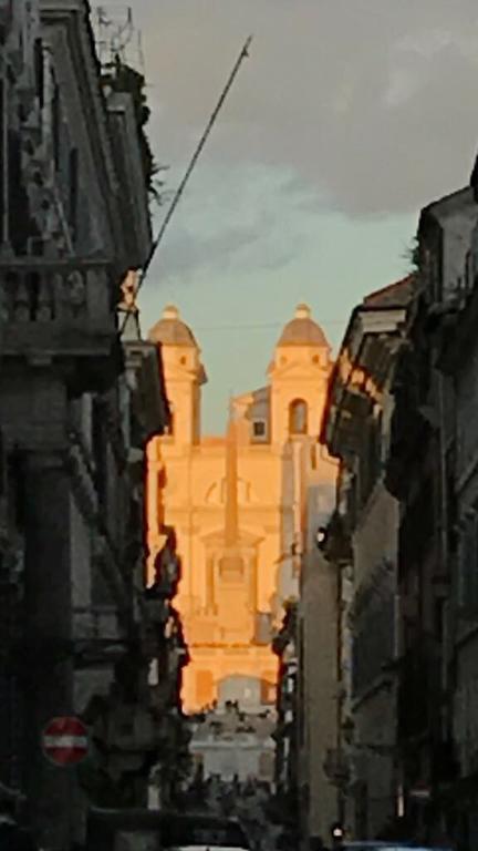 94 Piazza Di Spagna Maison d'hôtes 2*